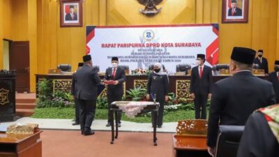 Sertijab Wali Kota dan Wakil Wali Kota Surabaya Dihadiri Gubernur 