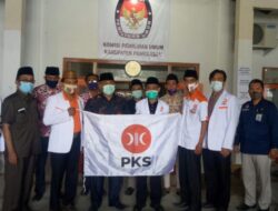 Kunjungi KPU Pamekasan, PKS Kenalkan Perubahan Logo Baru
