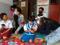 Putri Indonesia 2014 Resmikan Sekolah Online di Kawasan Eks Lokalisasi