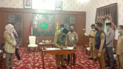 Dapat CSR, Bupati Pamekasan Bertekad Tingkatkan Taraf Ekonomi Masyarakat