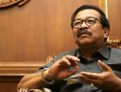 Kabar Hoax Mantan Gubernur Jatim Soekarwo Meninggal Dunia