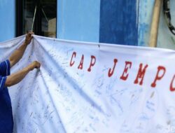 Ikrar Setia Dukung AHY, Kader Partai Demokrat Gelar Cap Jempol Darah