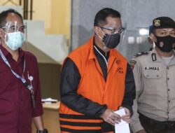 Covid-19: Hilangnya Kepercayaan Publik dan Bancakan Bantuan Sosial