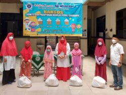 Pandemi Belum Usai, SD MuhlaS Gelar Baksos pada HUT RI ke-76