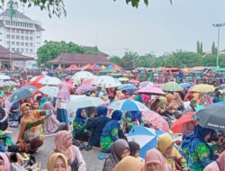 Gerimis tak menyurutkan semangat penggembira Musywil untuk mengikuti acara pembukaan