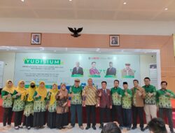 Gelar Yudisium, Mahasiswa FKIP UMSurabaya Bertabur Prestasi