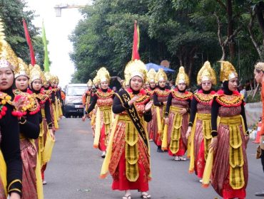 SMK Muhammadiyah 1 Kota Malang turut menyemarakkan pawai budaya di Kampung Cempluk
