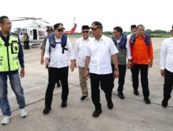Menko PMK Muhadjir Effendy Tinjau Kesiapan Bandara Banyuwangi untuk Arus Mudik dan Balik Lebaran 2024