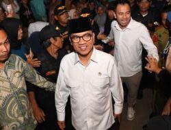 Mendes PDT Bersama Utusan Khusus Presiden Bidang Pembinaan Generasi Muda dan Pekerja Seni Kunjungi Desa Cikahuripan, Lembang