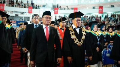 Penasihat Presiden di Wisuda UMM: Semua Harus Siap Berubah di Era Digital