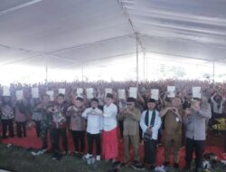 BPN Provinsi Jatim Dan Pemkab Jember Serahkan 1.758 Sertifikat Redistribusi