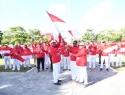 Sambut HUT ke-81 RI, Pemkab Sumenep Bagikan Bendera Merah Putih kepada ASN