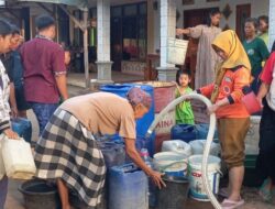 Atasi Krisis Air, BPBD Probolinggo Distribusikan Bantuan Air Bersih ke 19 Desa
