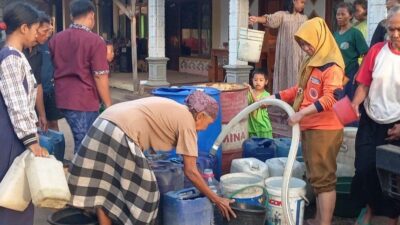Atasi Krisis Air, BPBD Probolinggo Distribusikan Bantuan Air Bersih ke 19 Desa