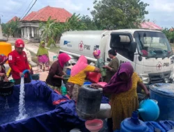 Kemarau Melanda 82 Desa, PMI Pamekasan Terus Pasok Bantuan Air Bersih