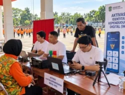 Jemput Bola Layanan Adminduk, Pemkab Lumajang Buka Aktivasi IKD di Area CFD dan Sekolah
